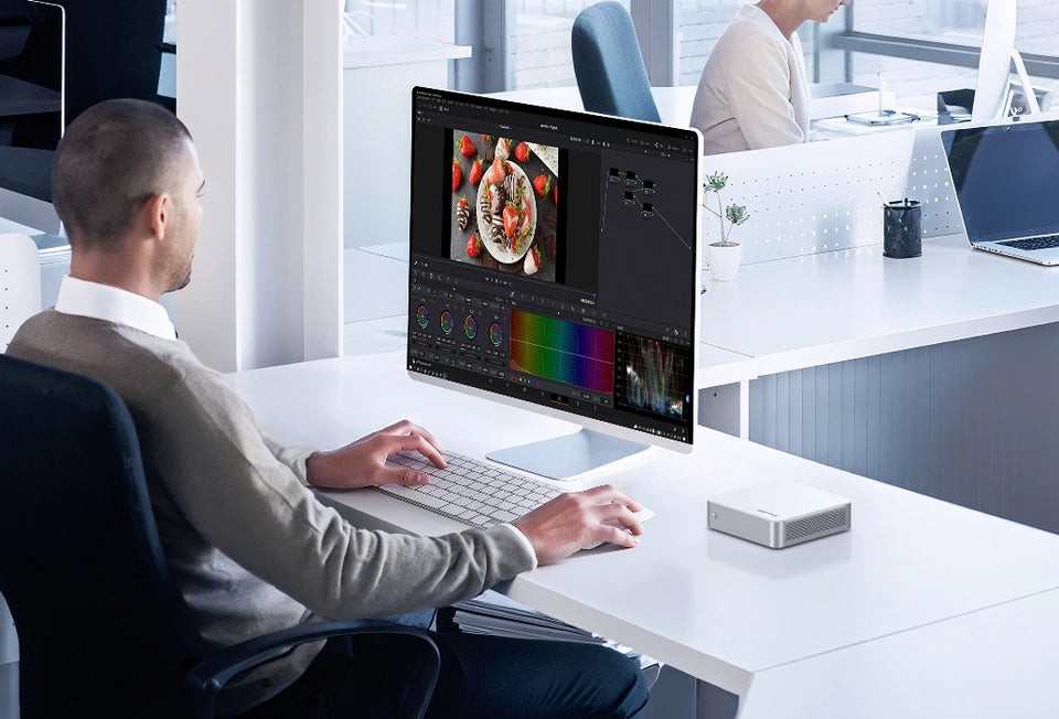 Kancelárske pracovisko využívajúce Mini PC
